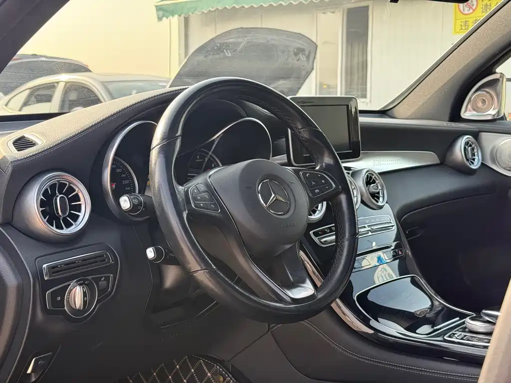 Mercedes-Benz GLC 2019 GLC 200 4MATIC SUV