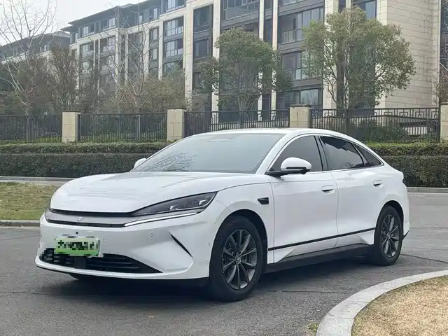 BYD QIN L 2025