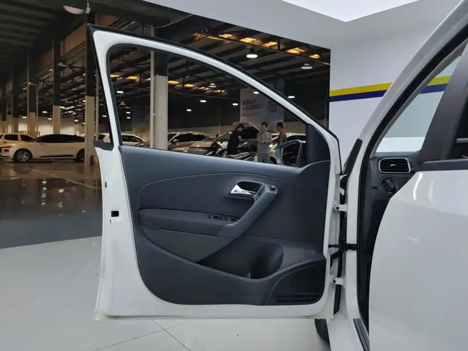 Volkswagen Polo — миниатюра 7