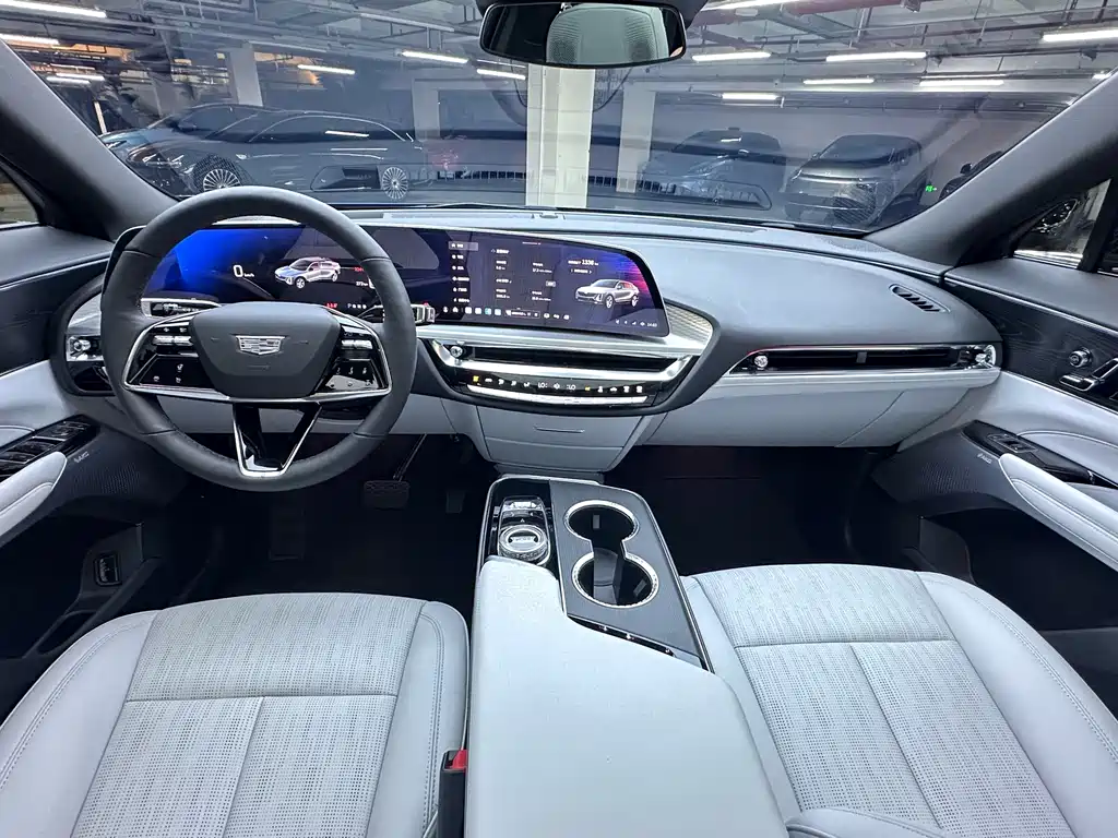 Cadillac Lyriq — миниатюра 9