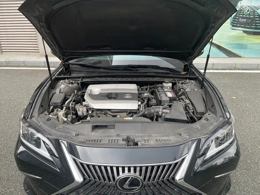 Lexus ES — миниатюра 11