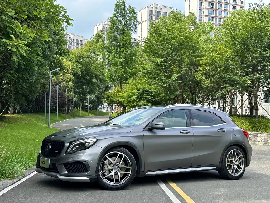 Mercedes-Benz GLA AMG