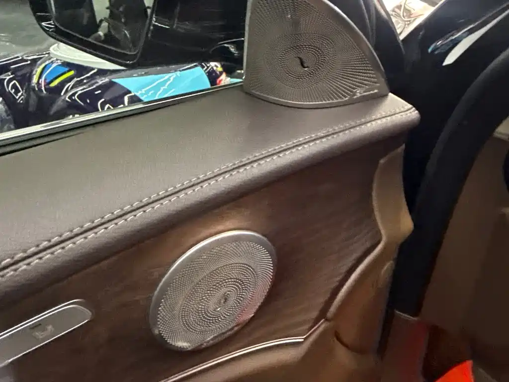 Mercedes-Benz E-Class — миниатюра 5