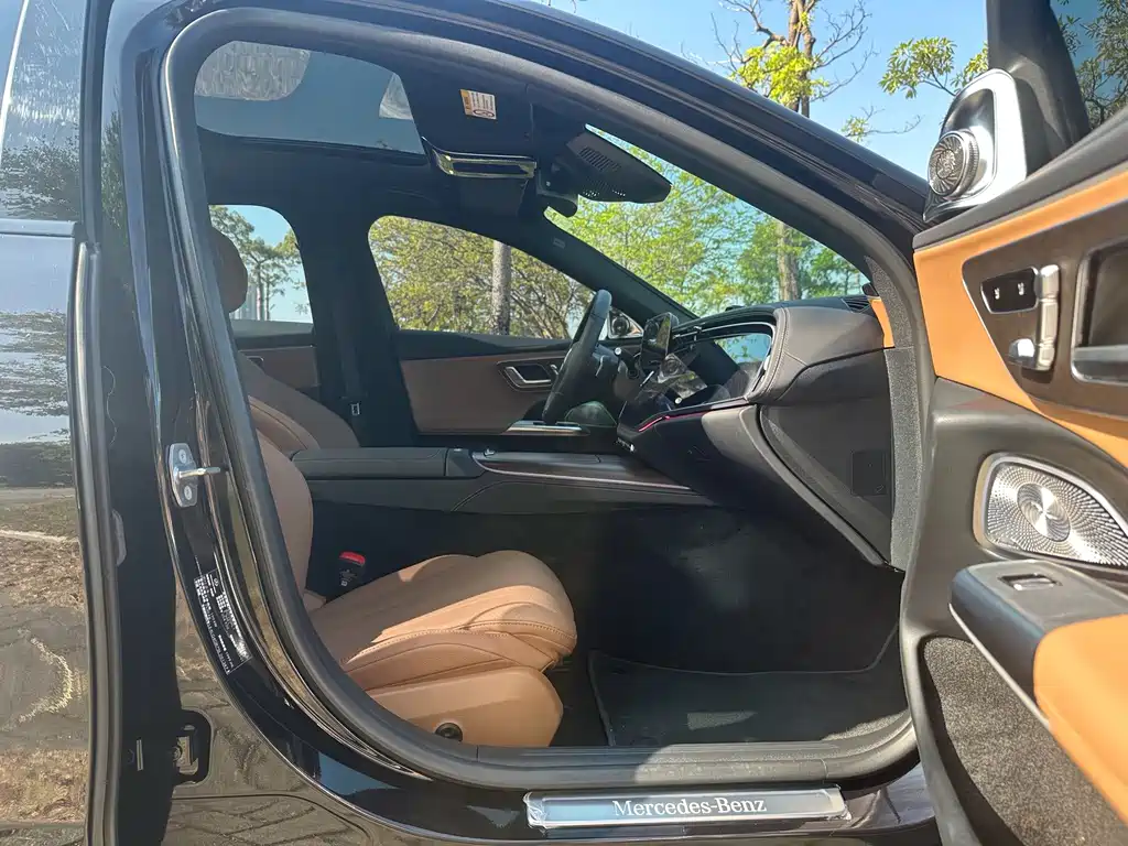 Mercedes-Benz E-Class — миниатюра 14