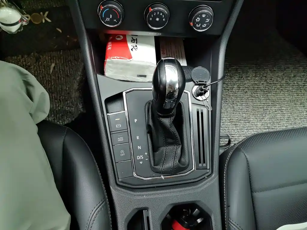 Volkswagen Lavida — миниатюра 7