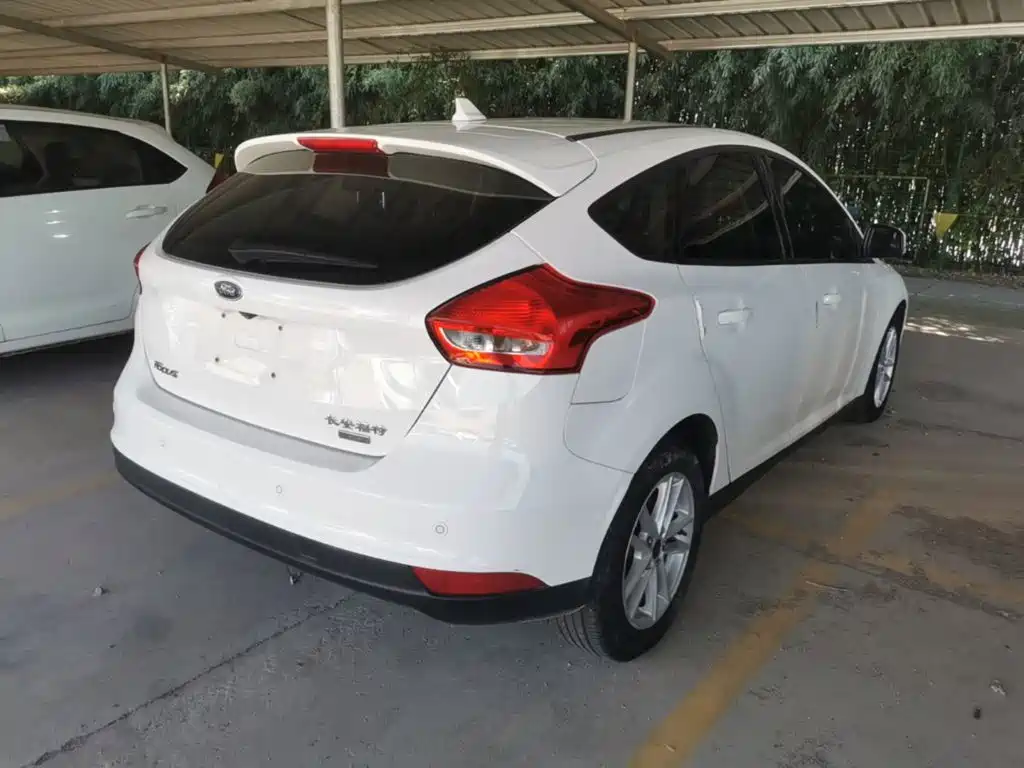 Ford Focus — миниатюра 7
