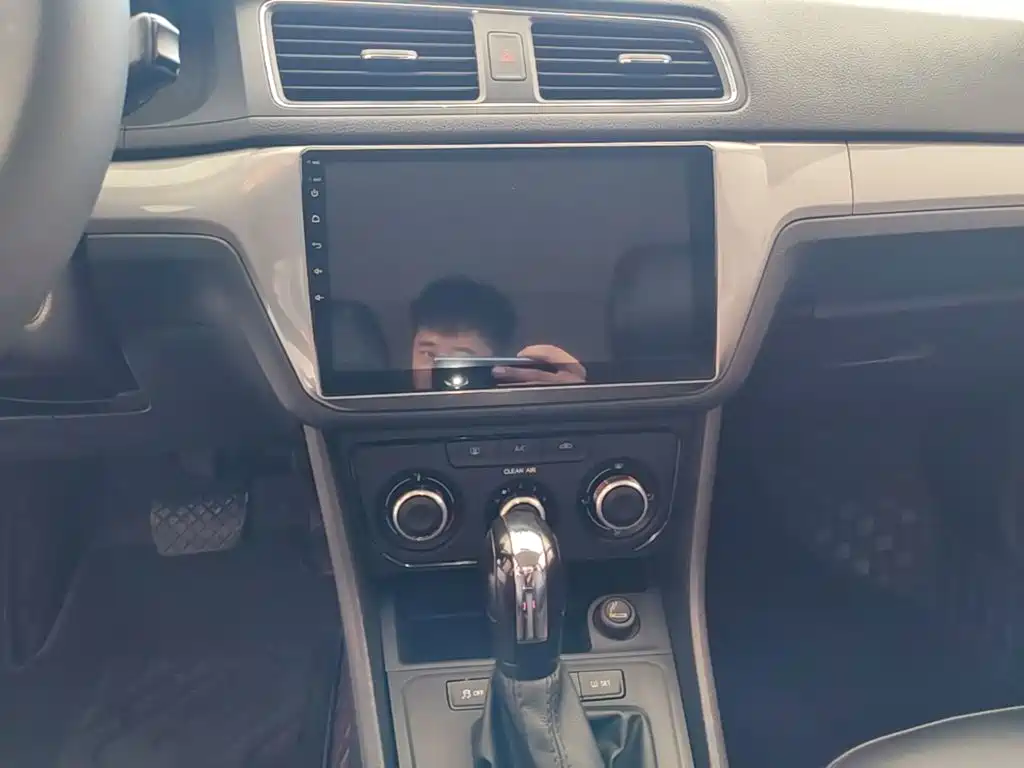 Volkswagen Lavida — миниатюра 13