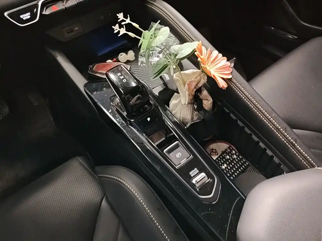 Geely Binyue — миниатюра 10