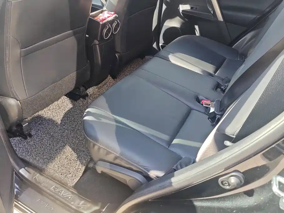Toyota RAV4 — миниатюра 11