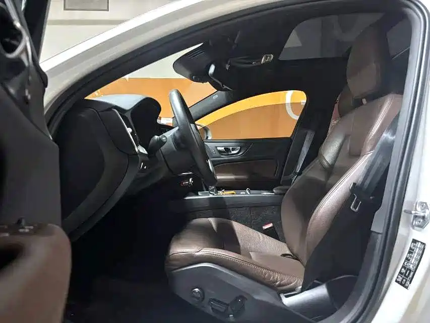 Volvo S60 — миниатюра 7