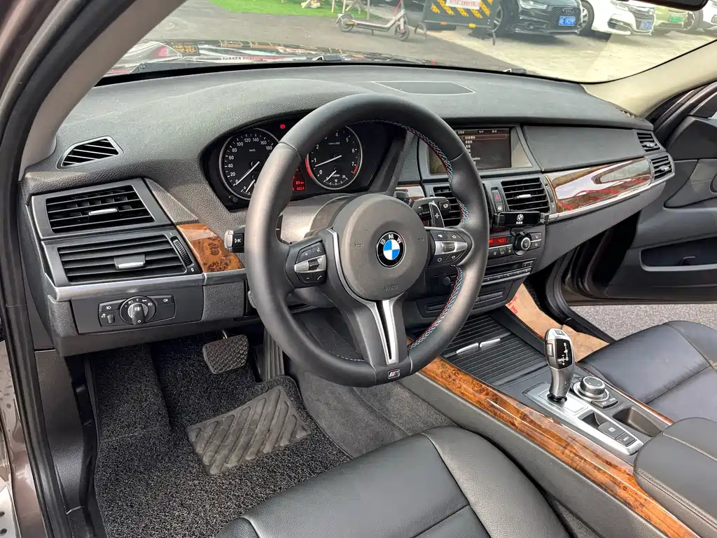 BMW X5 (Import) — миниатюра 9