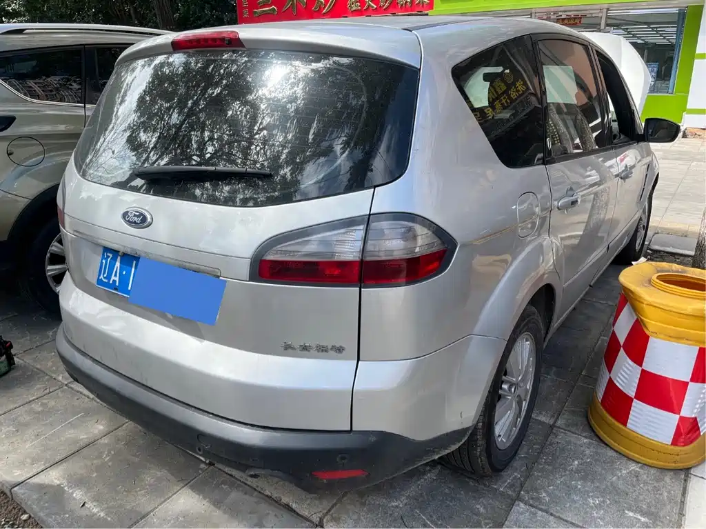 Ford Max — миниатюра 11