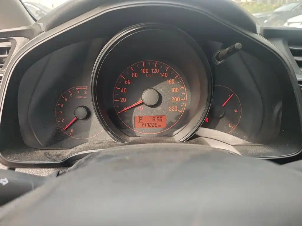 Honda Fit — миниатюра 8