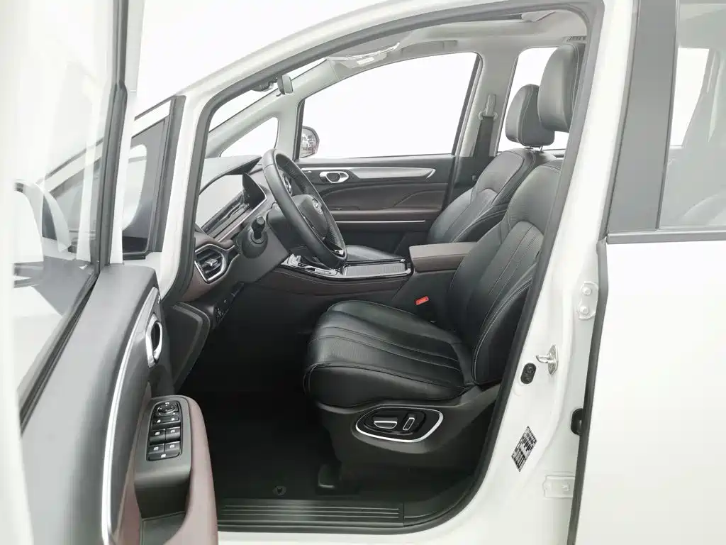 GAC Motor Trumpchi M6 — миниатюра 10