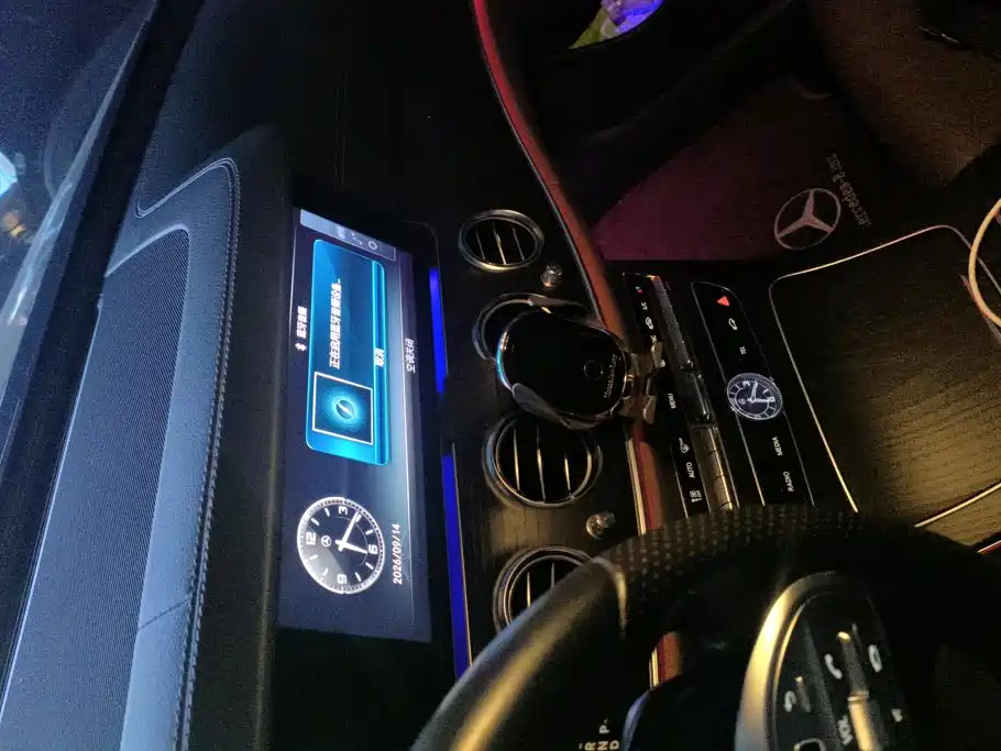Mercedes-Benz E-Class — миниатюра 13
