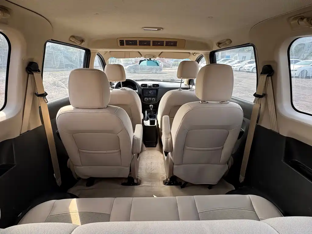 Wuling Hongguang — миниатюра 11