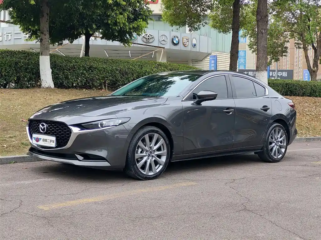 Mazda 3 Axela 2024