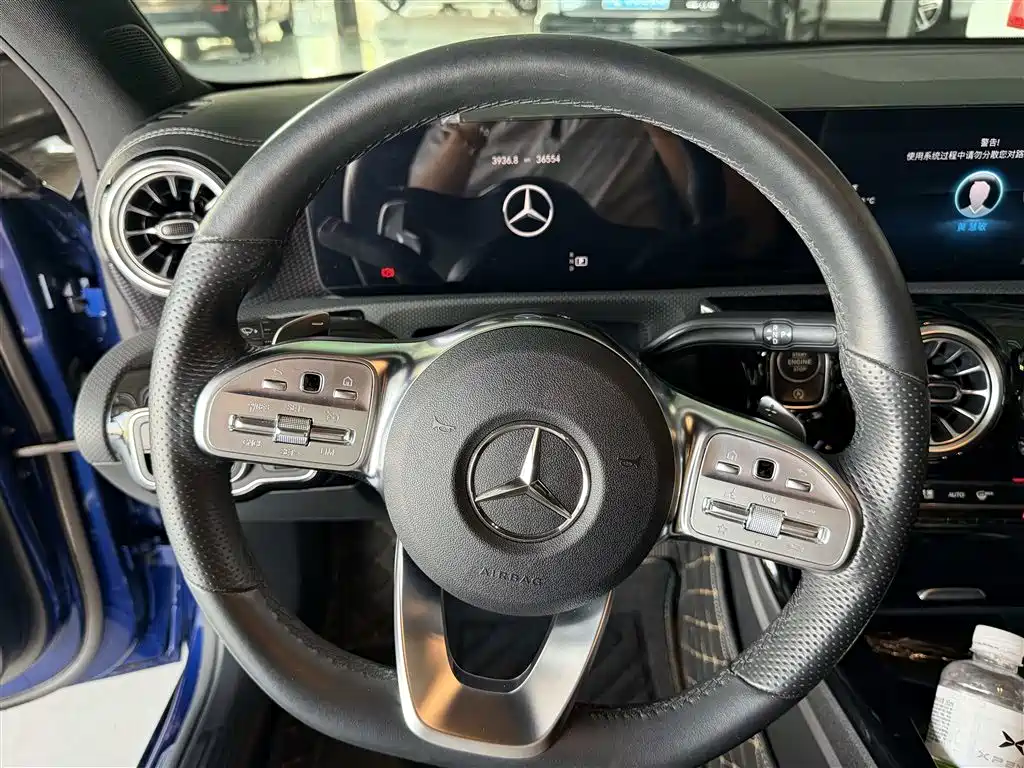 Mercedes-Benz A-Class — миниатюра 9