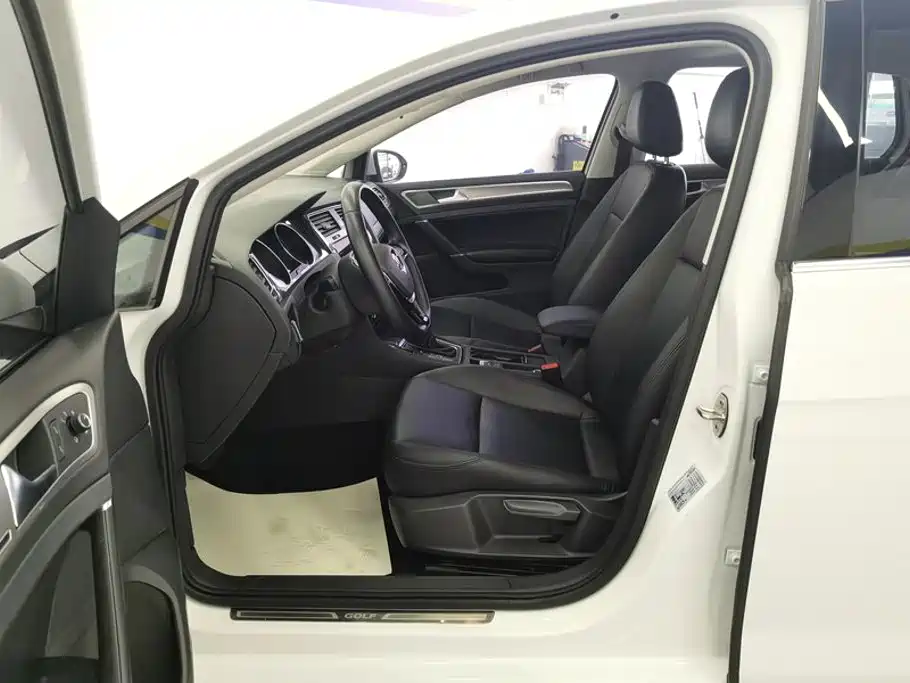 Volkswagen Golf — миниатюра 9