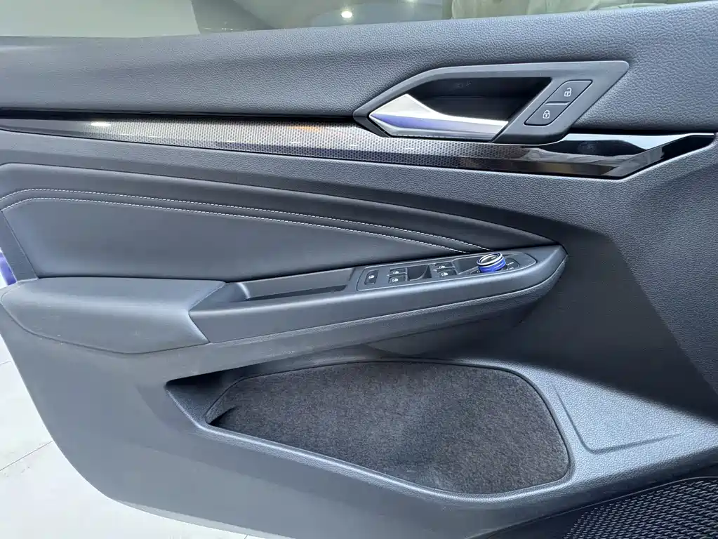 Volkswagen Golf — миниатюра 17
