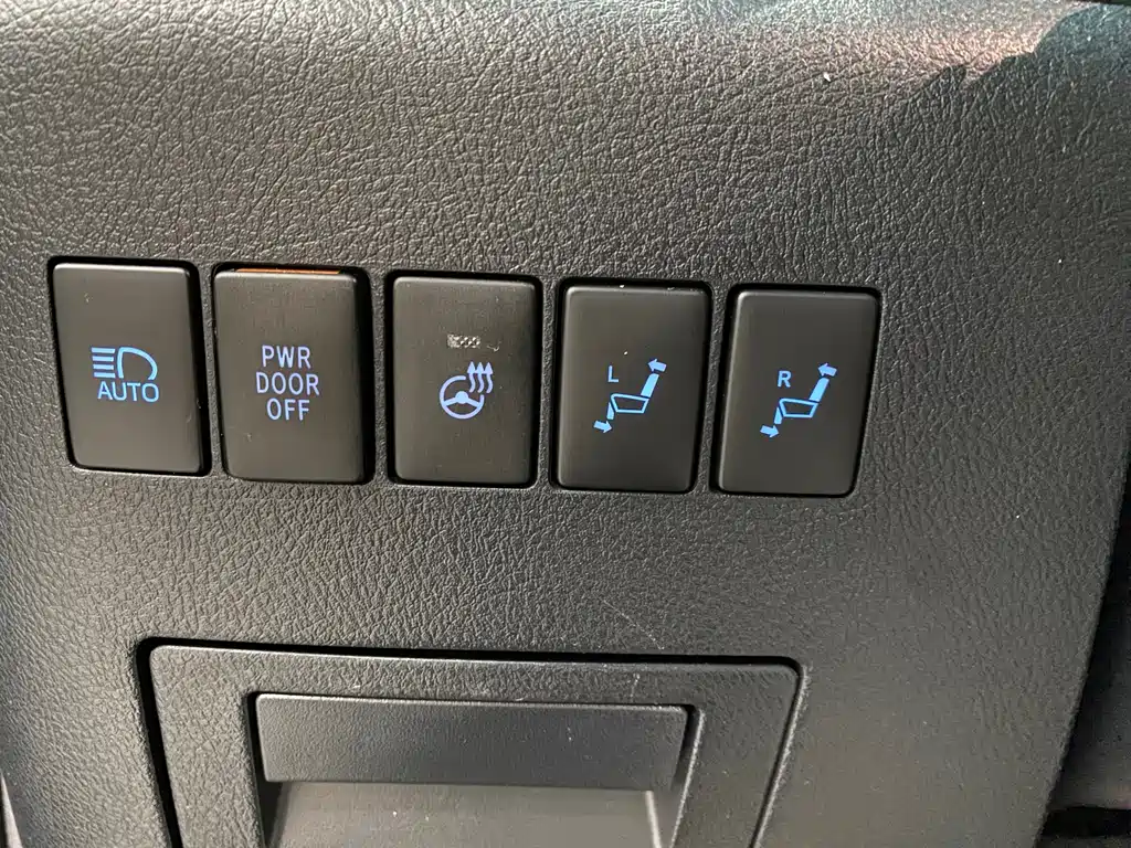 Toyota Vellfire — миниатюра 9
