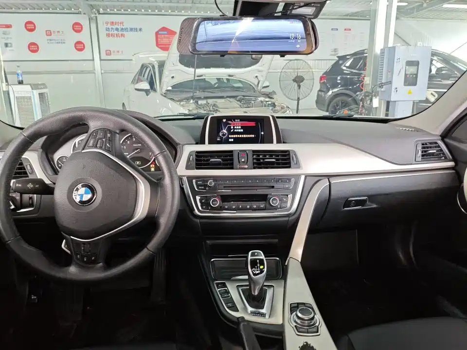 BMW 3 Series — миниатюра 3