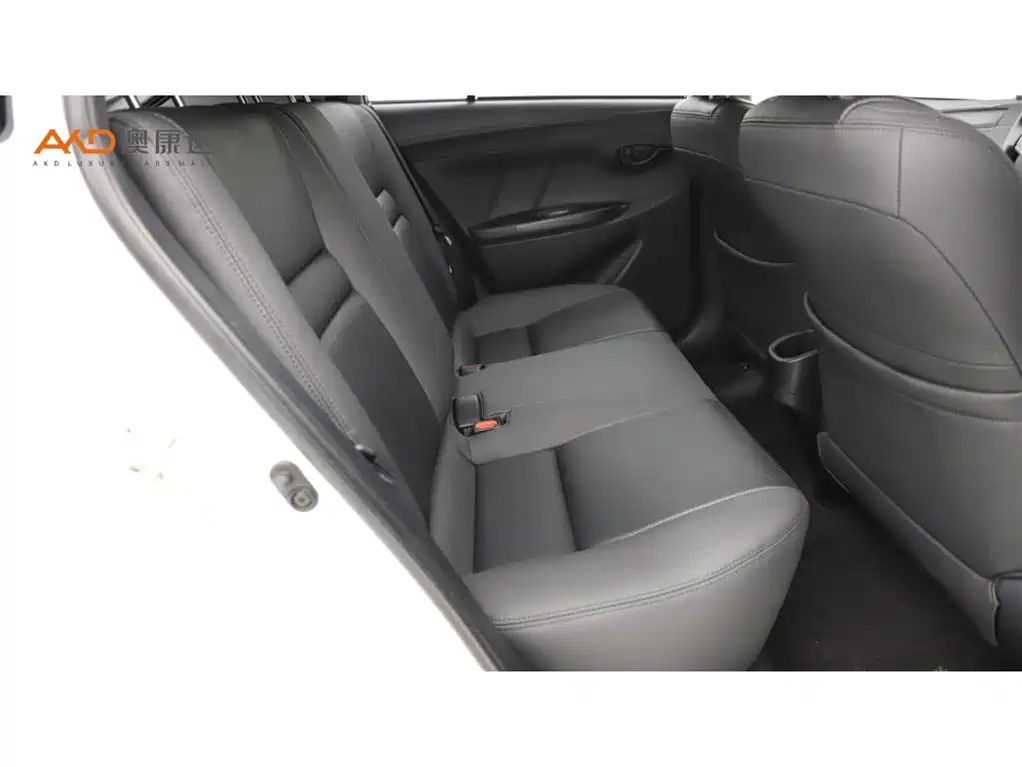 Toyota Yaris L — миниатюра 8