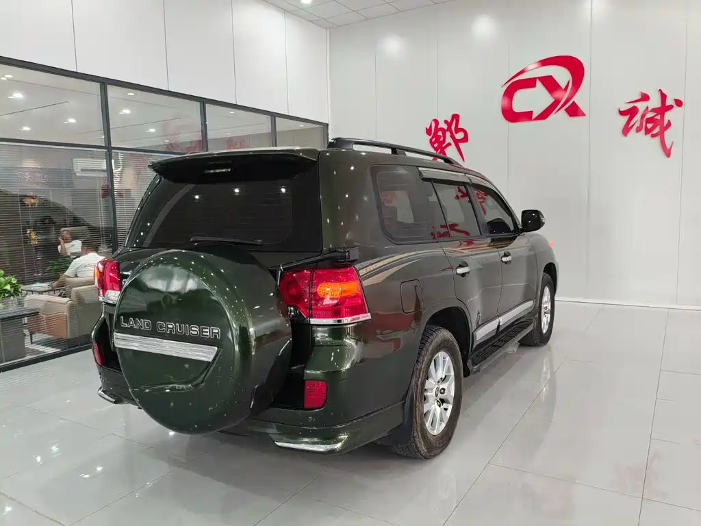 Toyota Land Cruiser — миниатюра 2