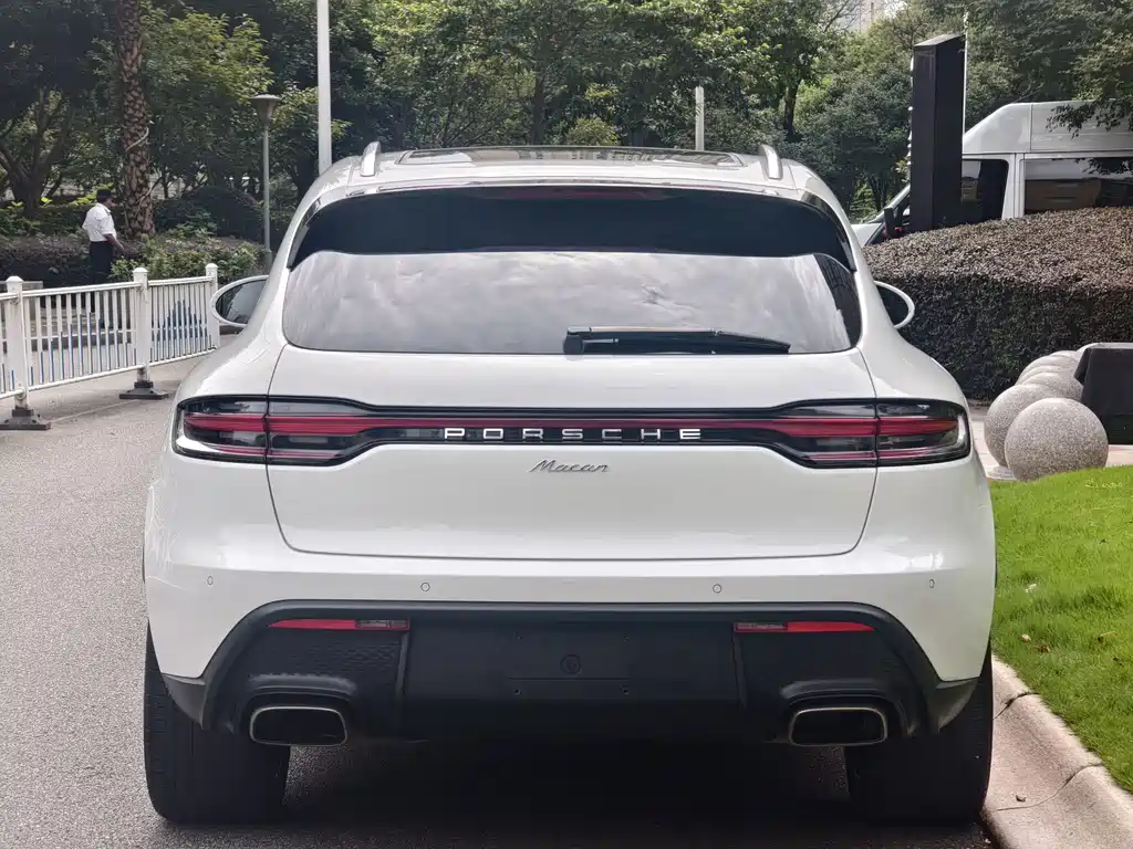 Porsche Macan — миниатюра 6
