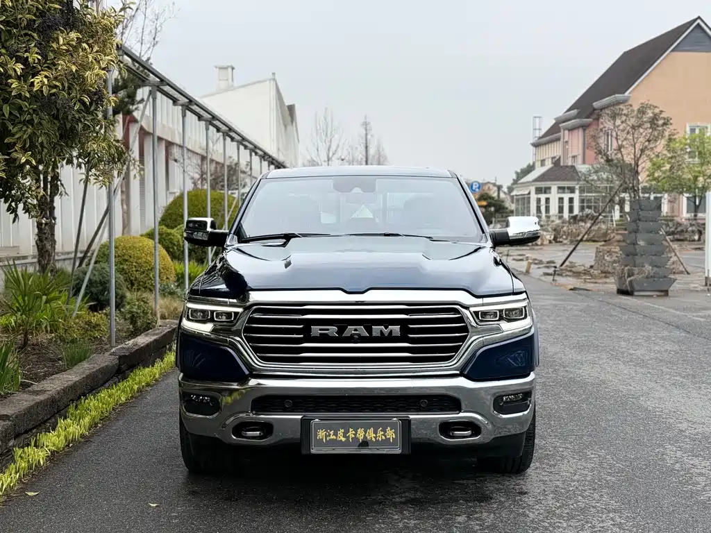 Ram Trucks 2024 5.7L AT