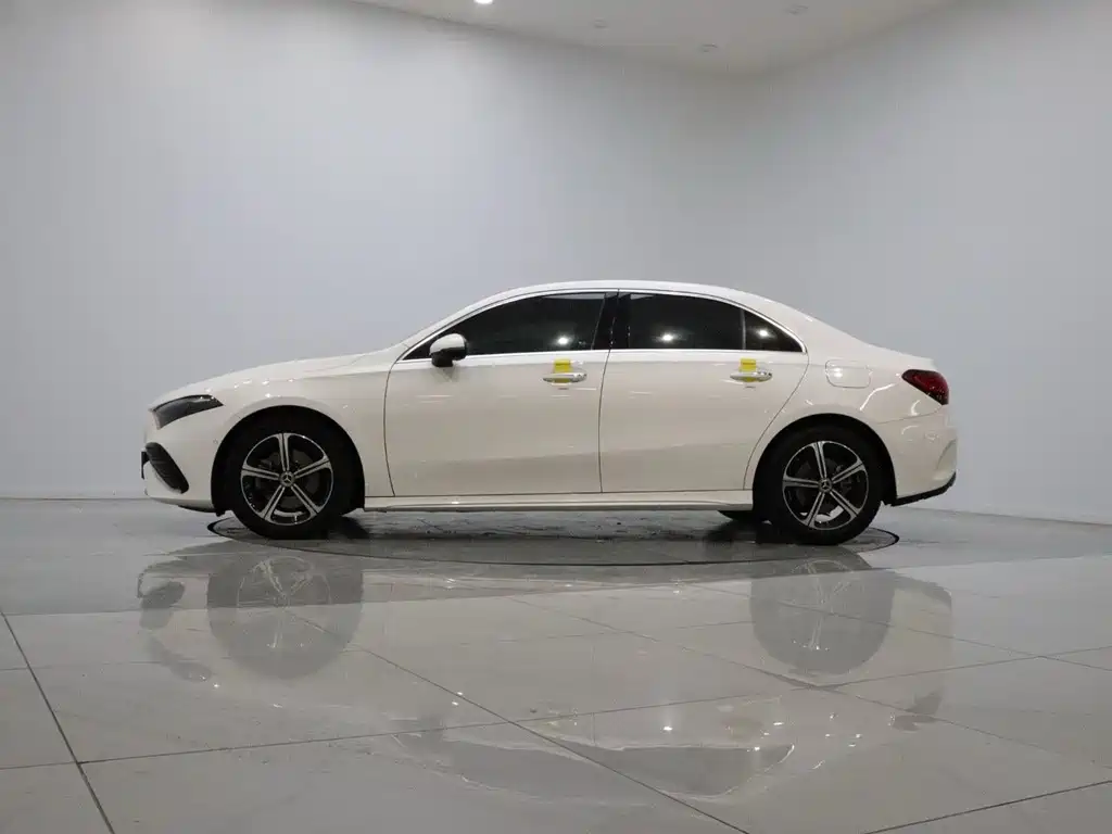 Mercedes-Benz A-Class — миниатюра 8