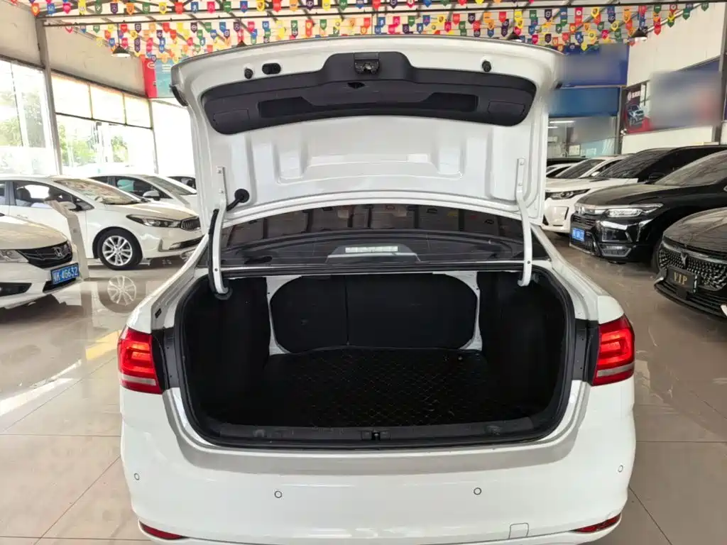 Volkswagen Lavida — миниатюра 19