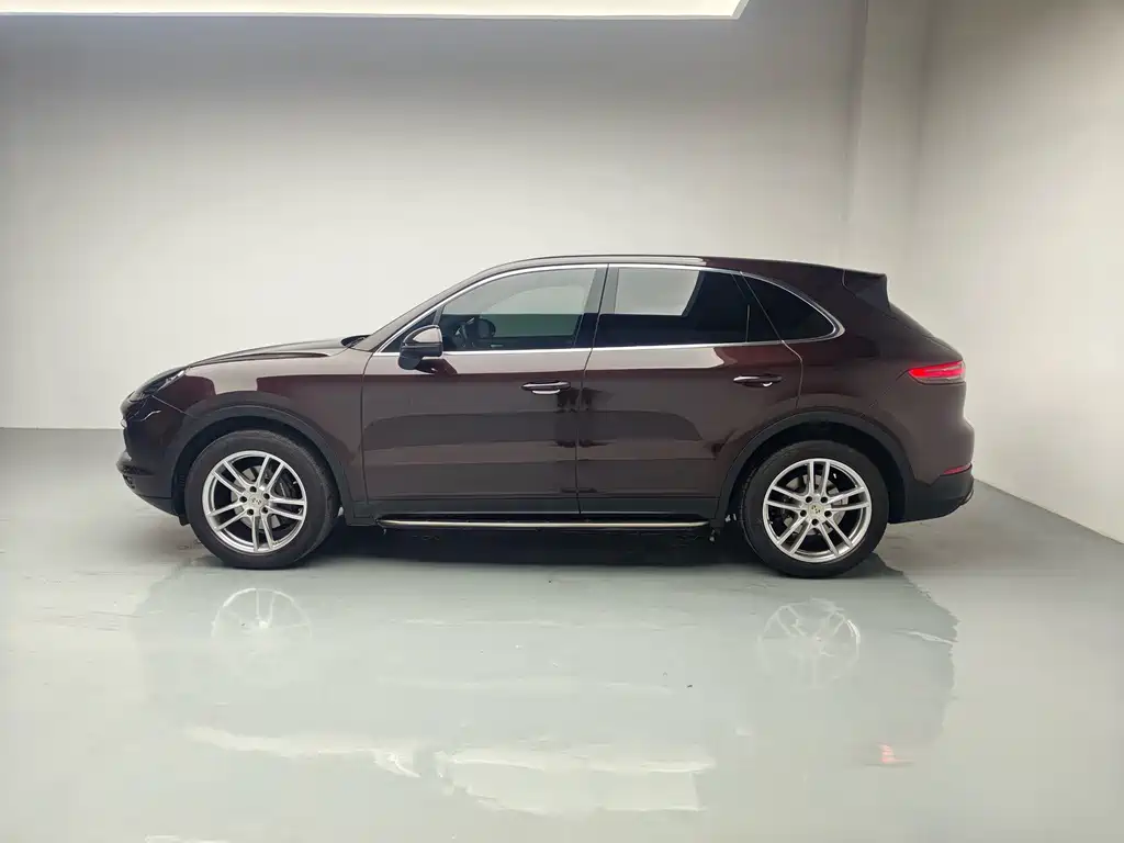 Porsche Cayenne — миниатюра 6