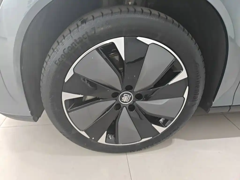 BYD Tang L — миниатюра 23