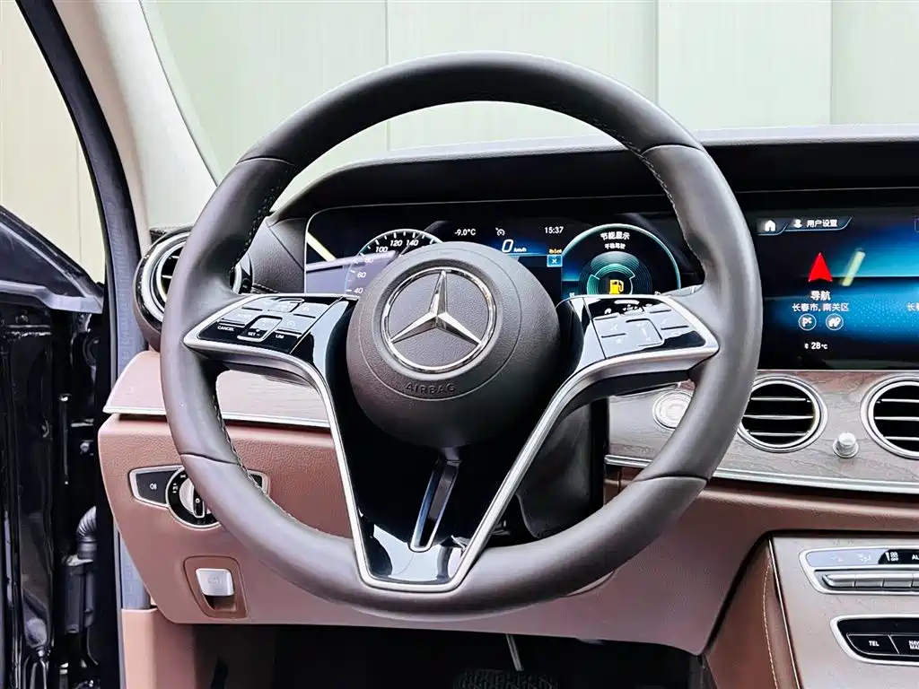 MERCEDES-BENZ E CLASS