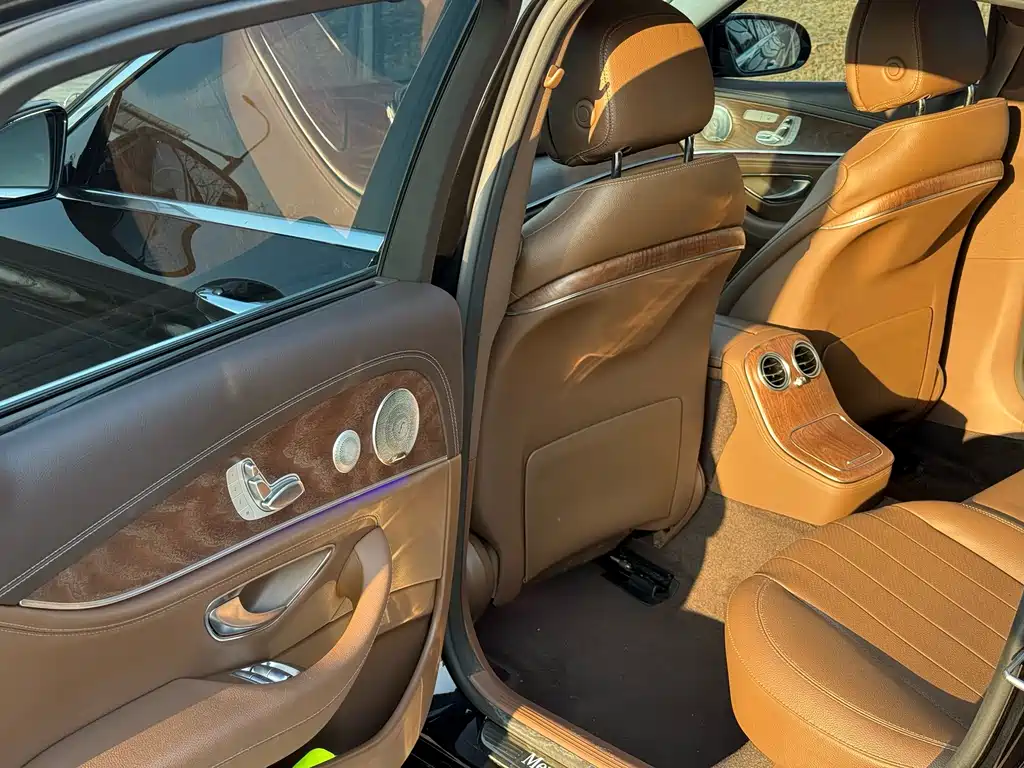 MERCEDES-BENZ E CLASS