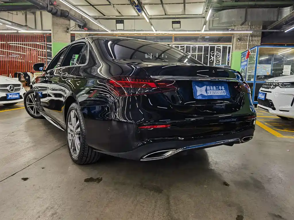 Mercedes-Benz E-Class — миниатюра 4