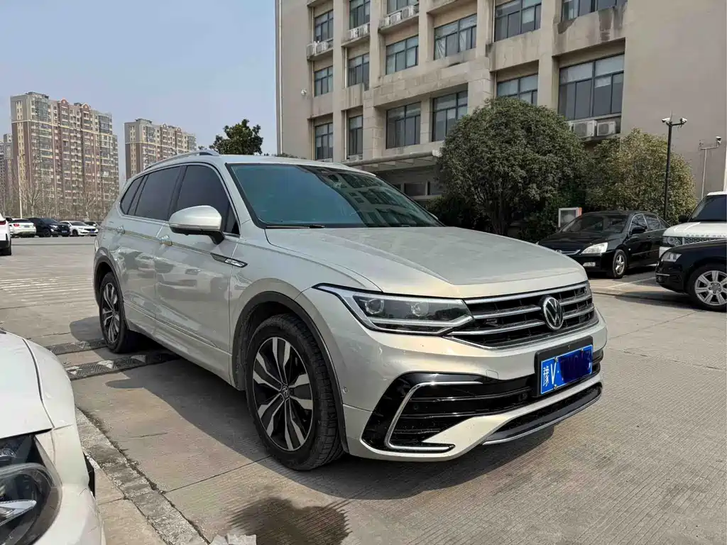 Volkswagen Tiguan L L 2022 330TSI AT R-Line