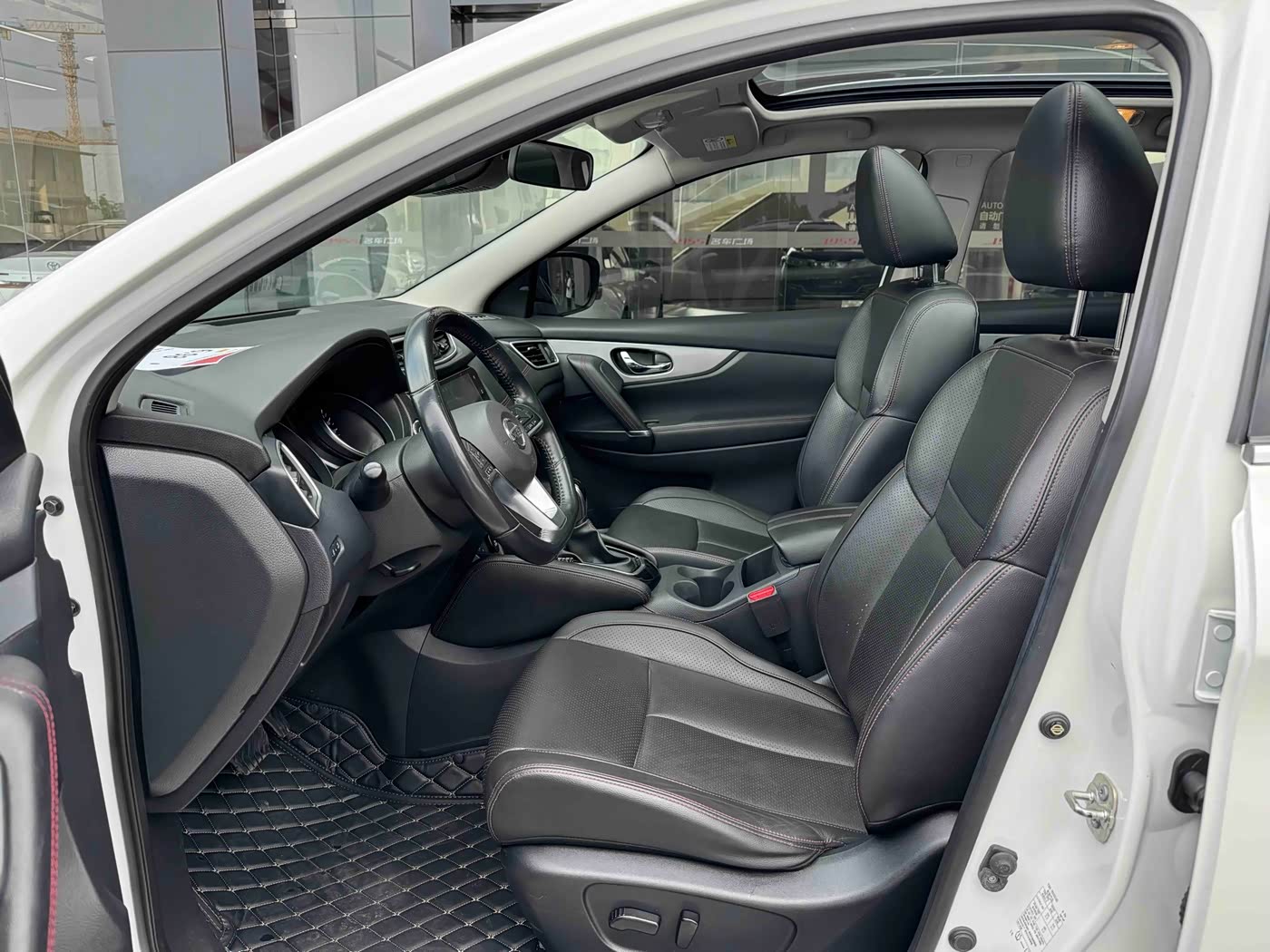 Nissan Qashqai 2.0 л 2021 г. Белый, пробег 46500 км
