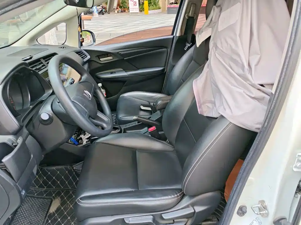 Honda Fit — миниатюра 17