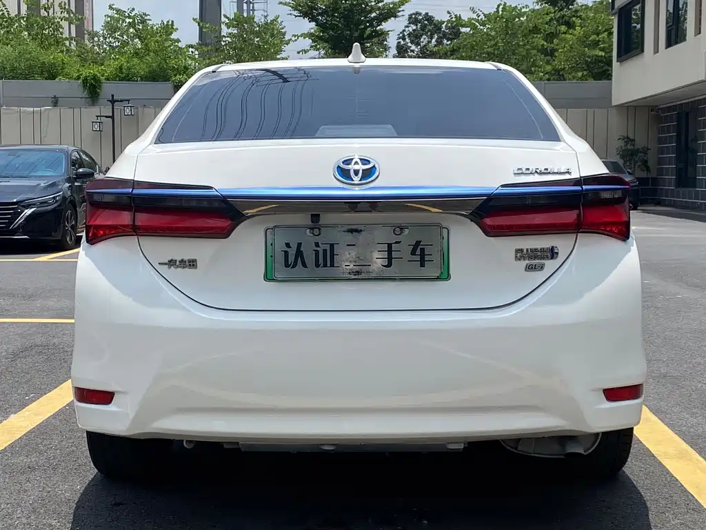 Toyota Corolla Hybrid — миниатюра 5