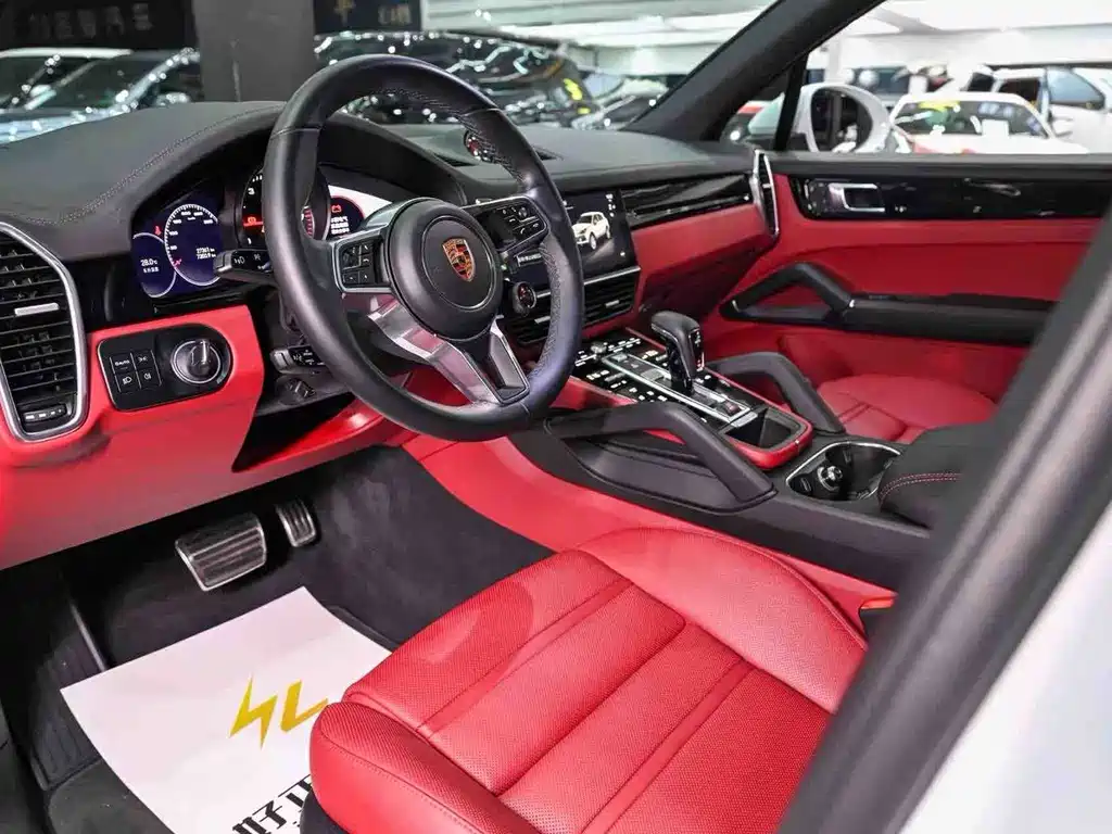 Porsche Cayenne — миниатюра 4