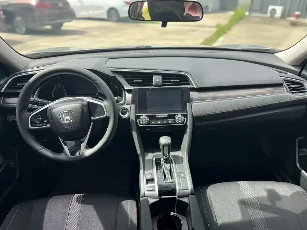 Honda Civic 2019 220TURBO CVT V