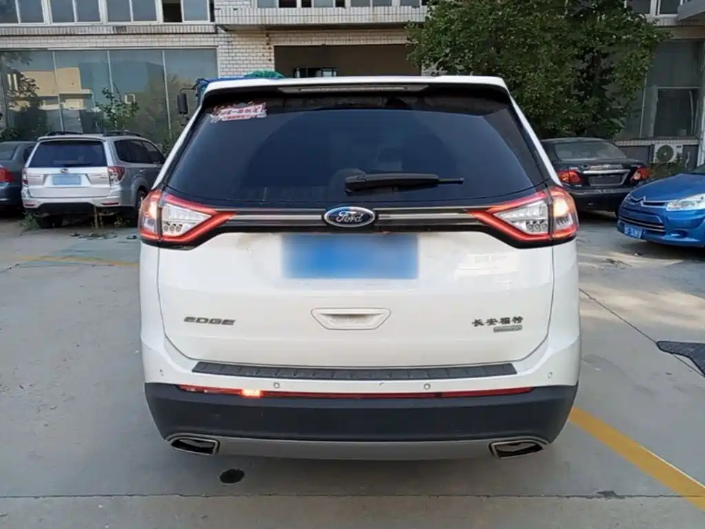 Ford Edge — миниатюра 6