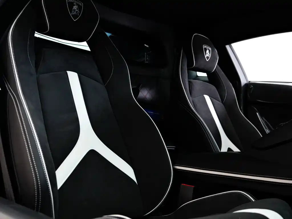 Lamborghini Aventador — миниатюра 15