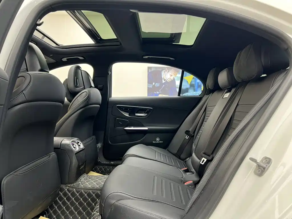 Mercedes-Benz C-Class — миниатюра 20