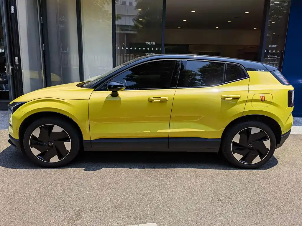 Volvo EX30 — миниатюра 3