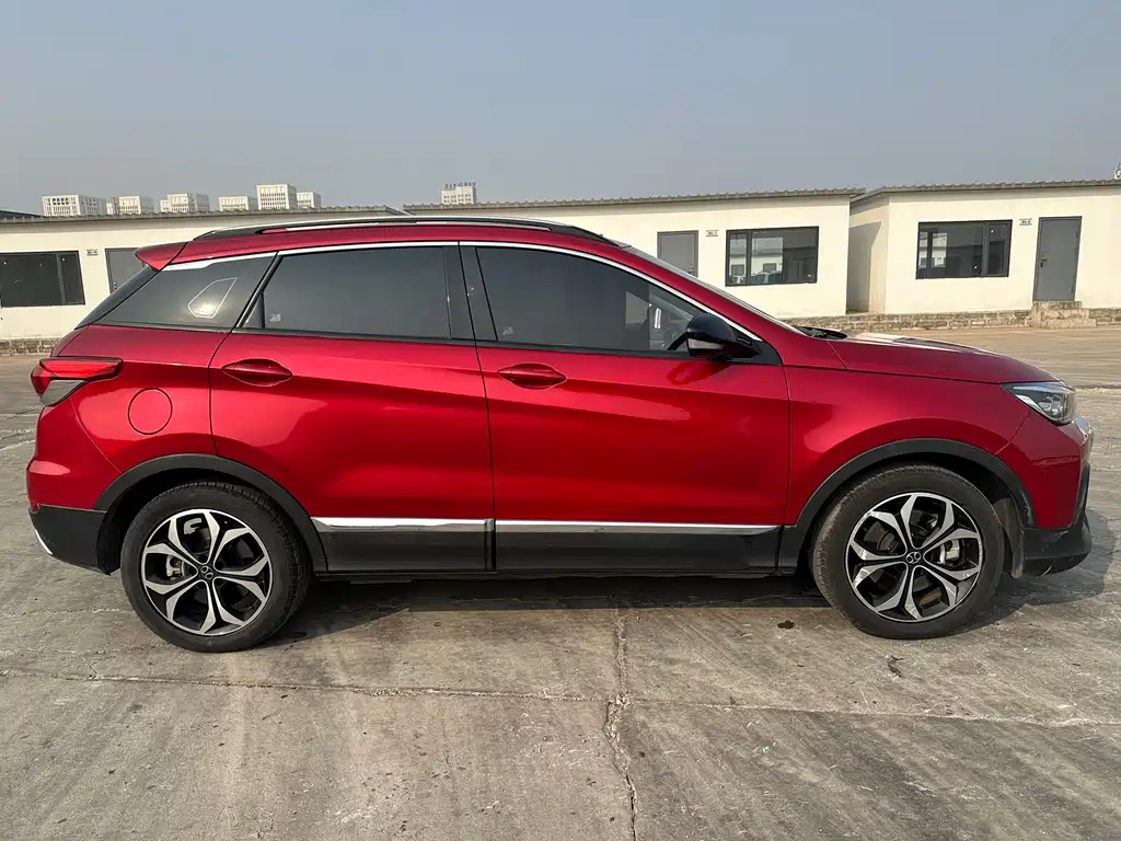 BAIC BEIJING EX5