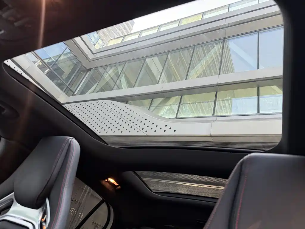 MERCEDES-BENZ GLA AMG