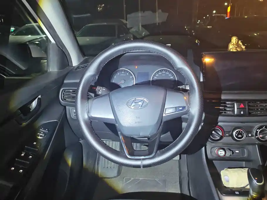 Hyundai Elantra — миниатюра 15